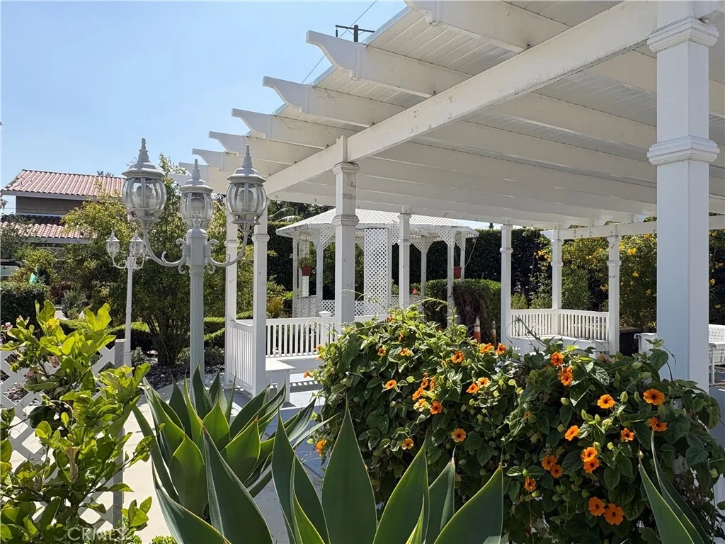 Photo of 17841 Collins