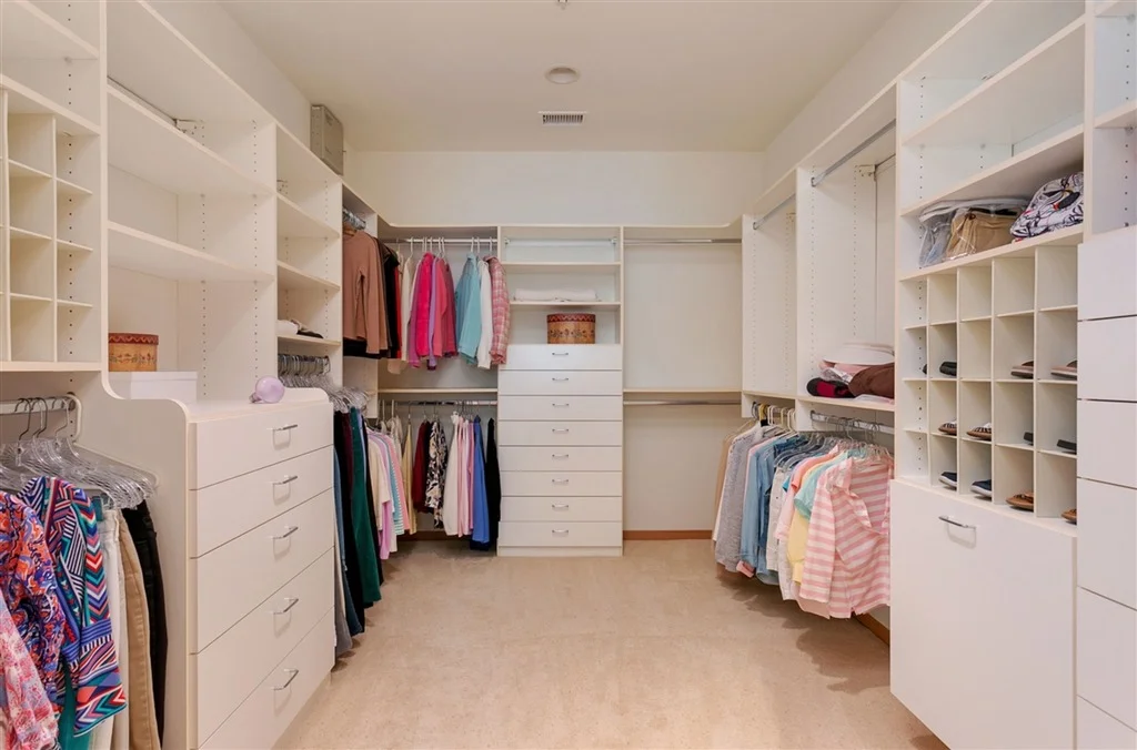 Photo of 944 Juniper Lane