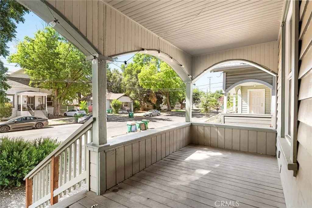 Photo of 414 W 6th Street