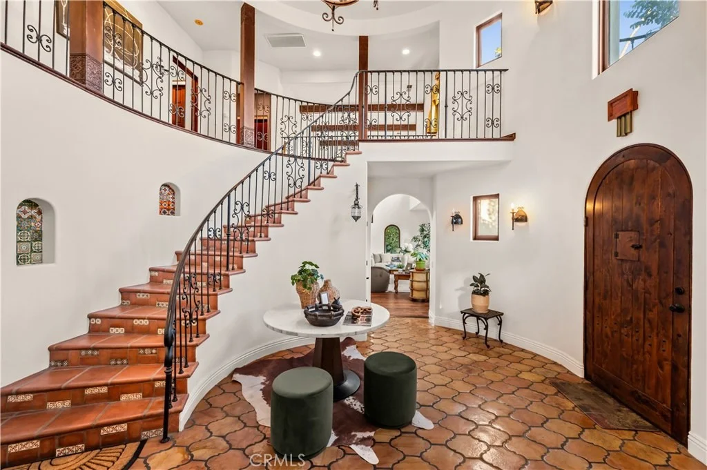 Photo of 2037 Hill Drive