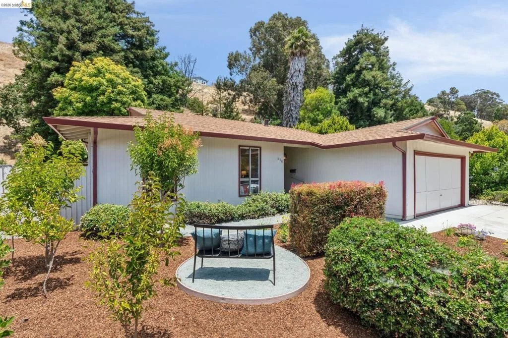 Photo of 650 Marlesta Rd