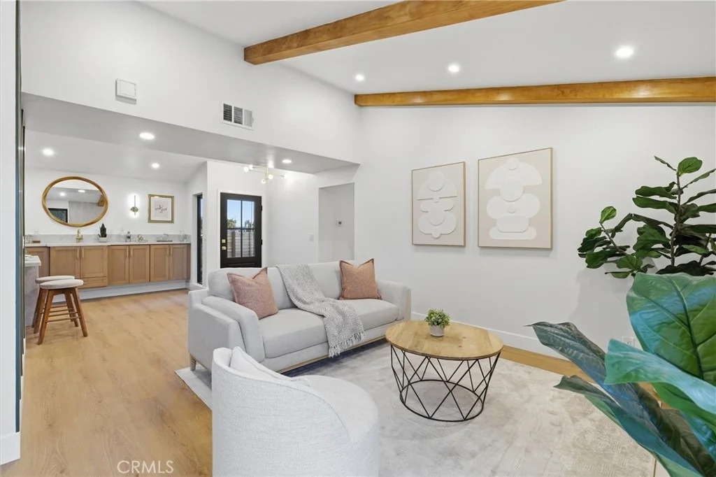 Photo of 5797 Crescent