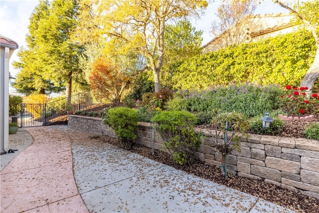 Photo of 843 Hacienda Circle