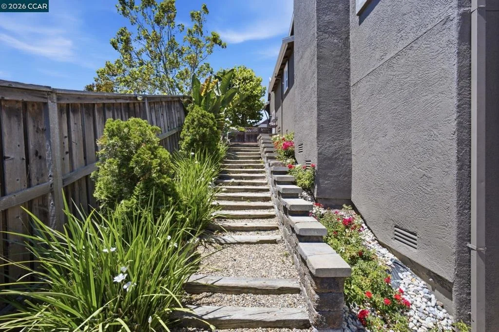 Photo of 3024 Overlook Dr
