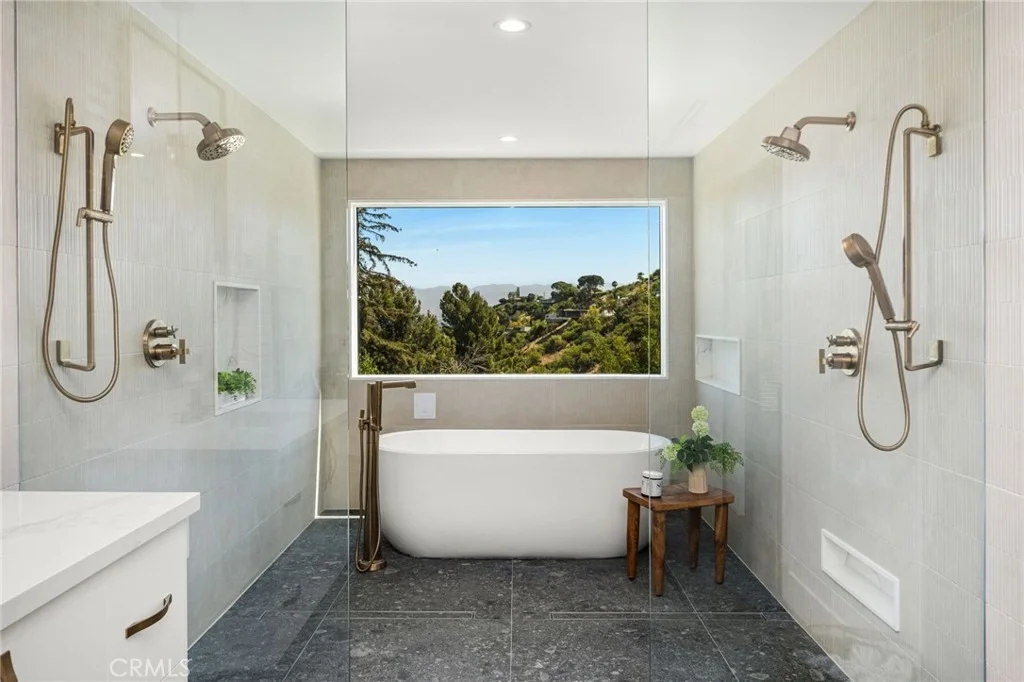 Photo of 3566 Beverly Glen