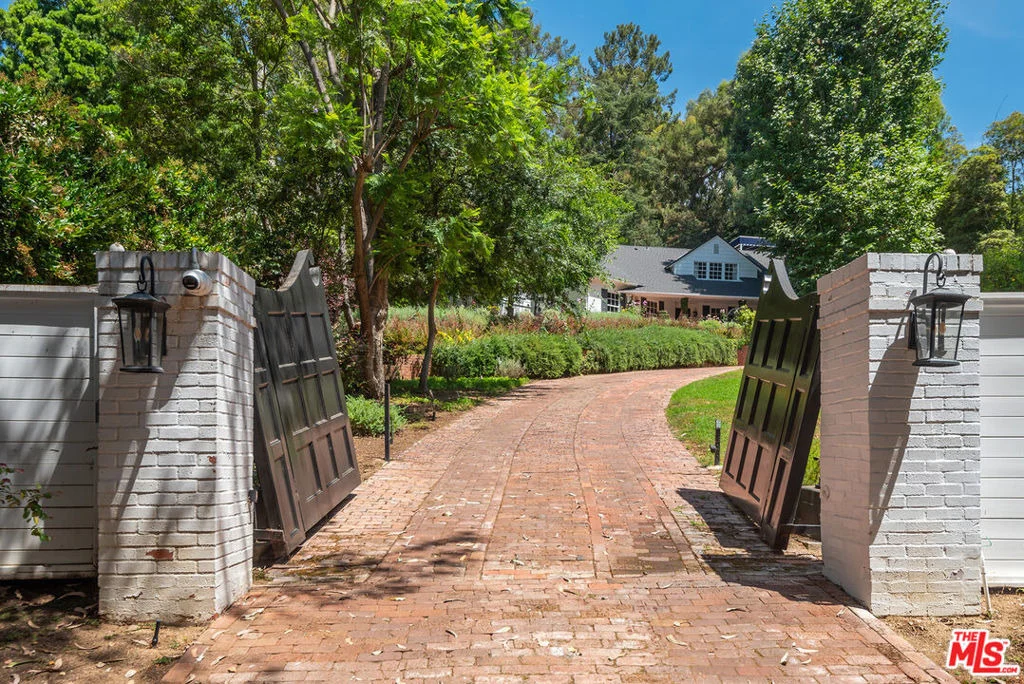 Photo of 9305 Hazen Drive