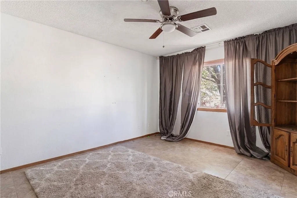 Photo of 3735 Paula