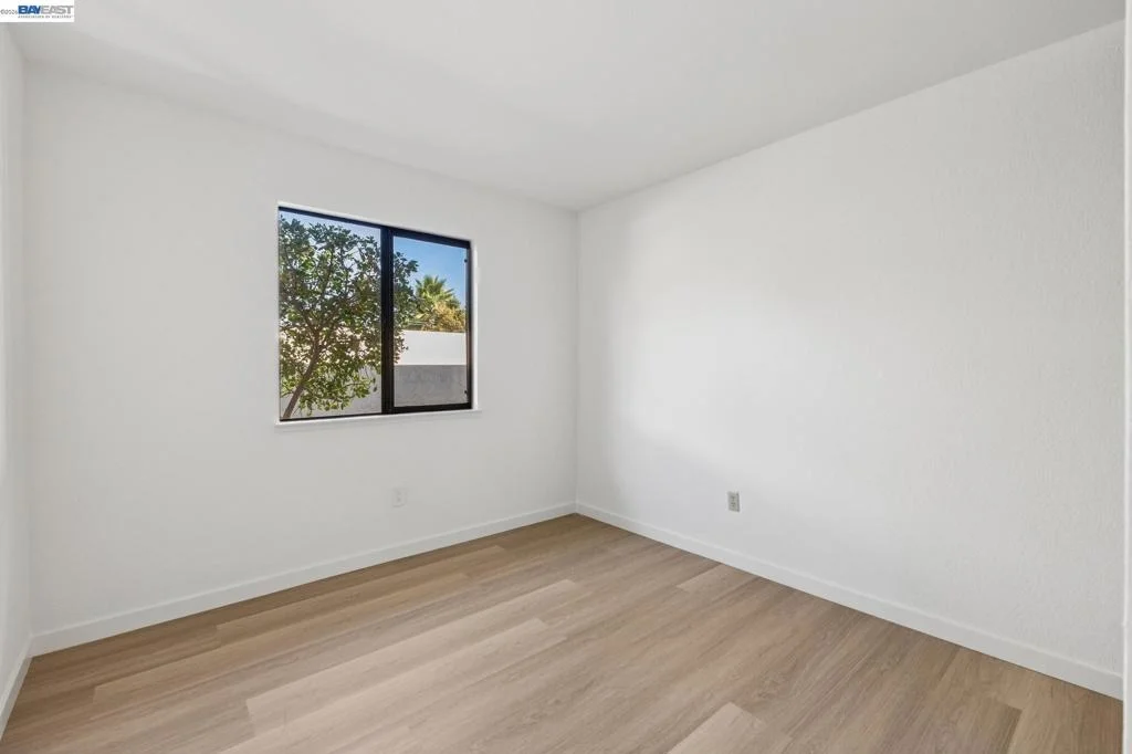 Photo of 402 Vineyard Pl