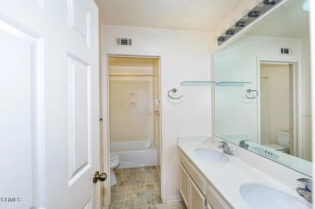 Photo of 2662 Waverly Avenue