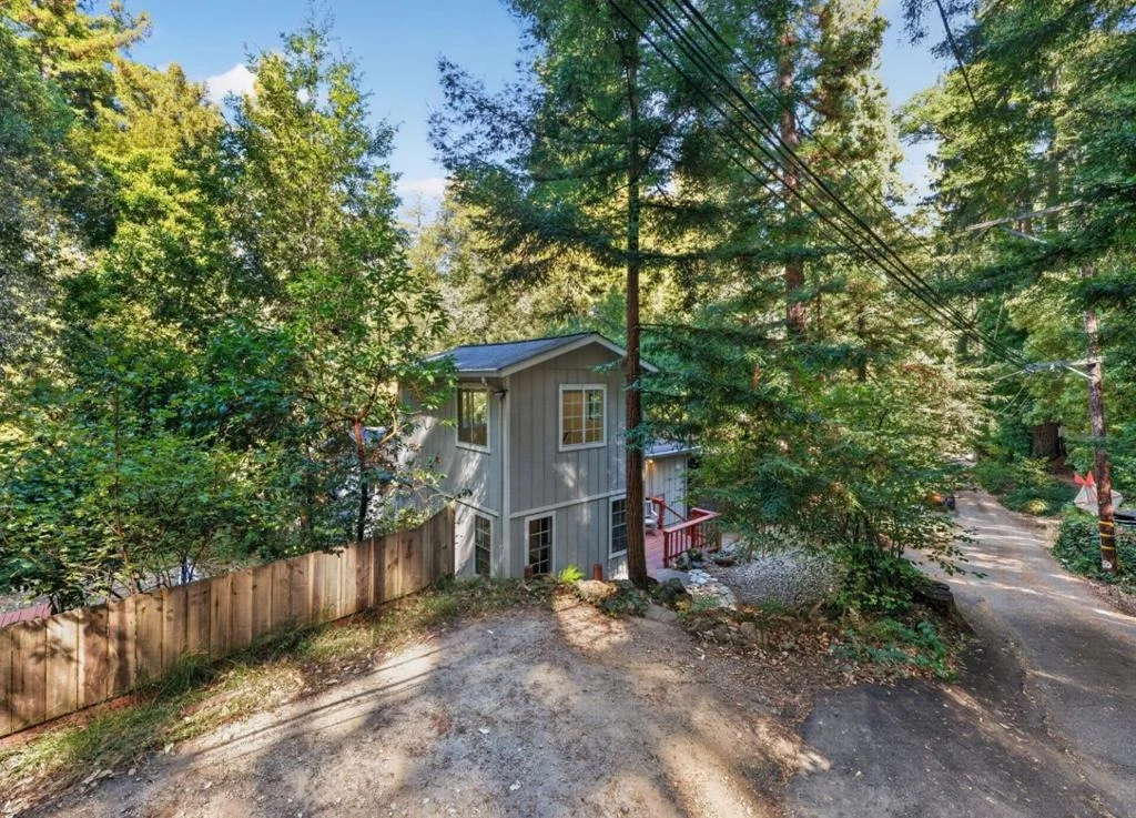 Photo of 121 Mahogany Way