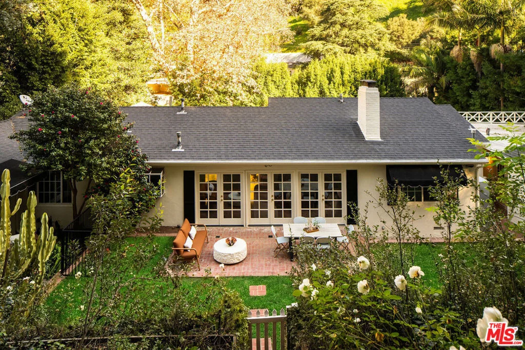 Photo of 2533 Benedict Canyon Drive