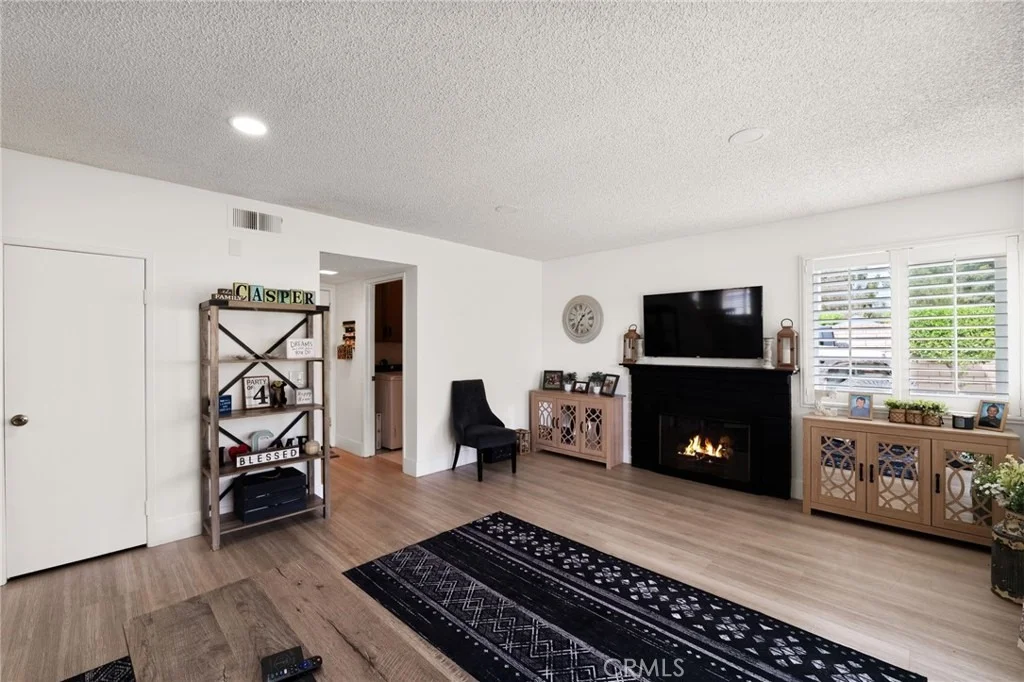 Photo of 7077 Campbell