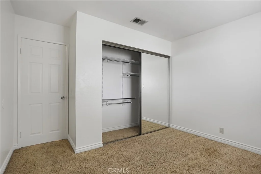 Photo of 1676 Sumac