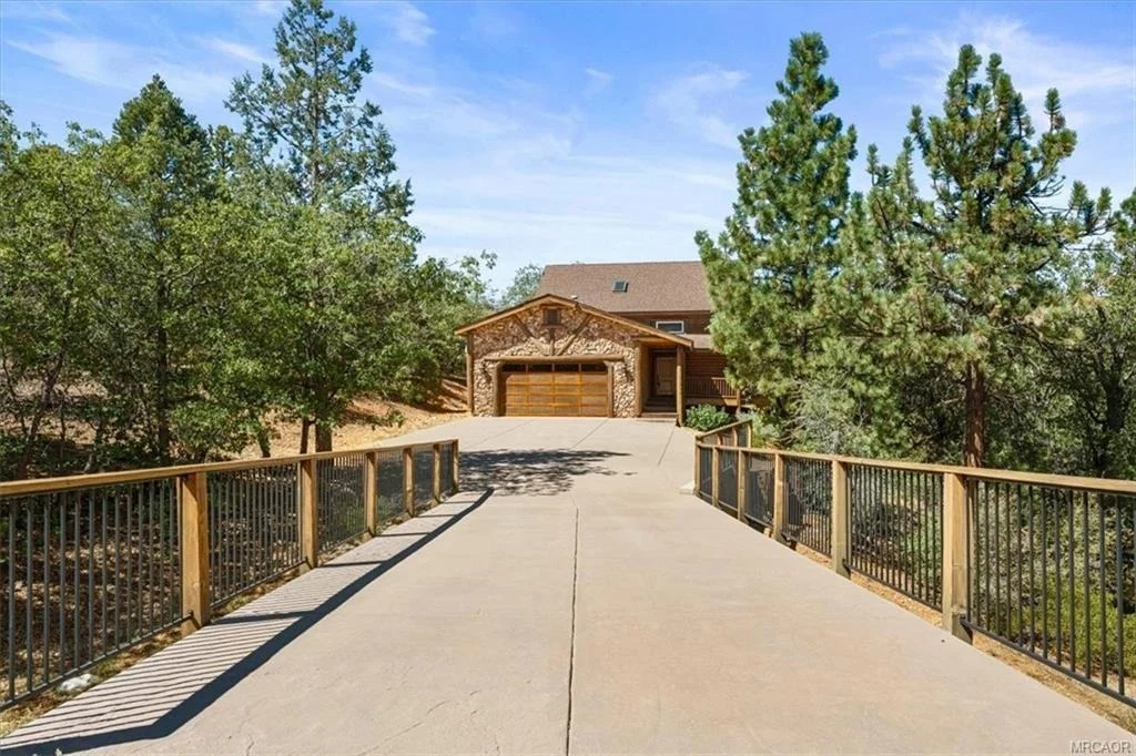 Photo of 1147 Alameda Road