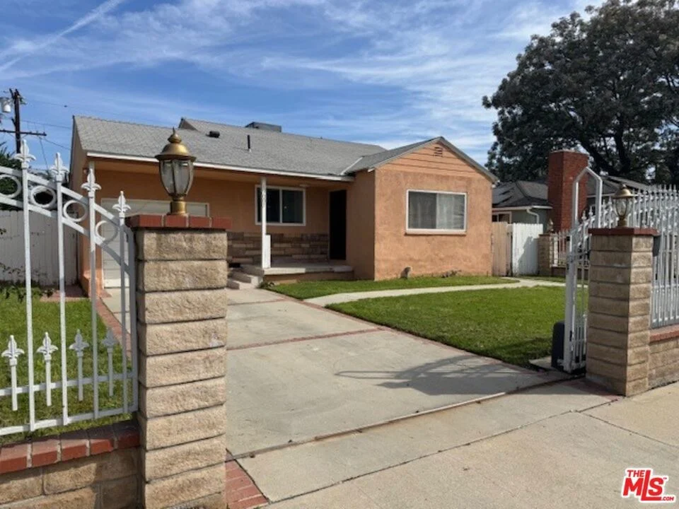 Photo of 19007 Vanowen Street
