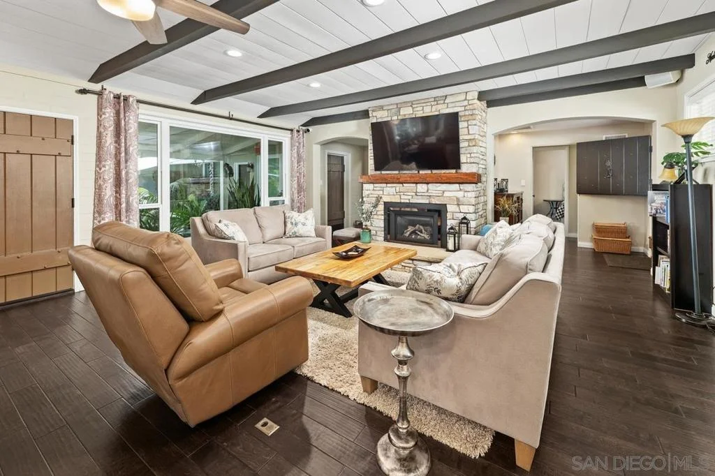 Photo of 9865 Edgelake Drive