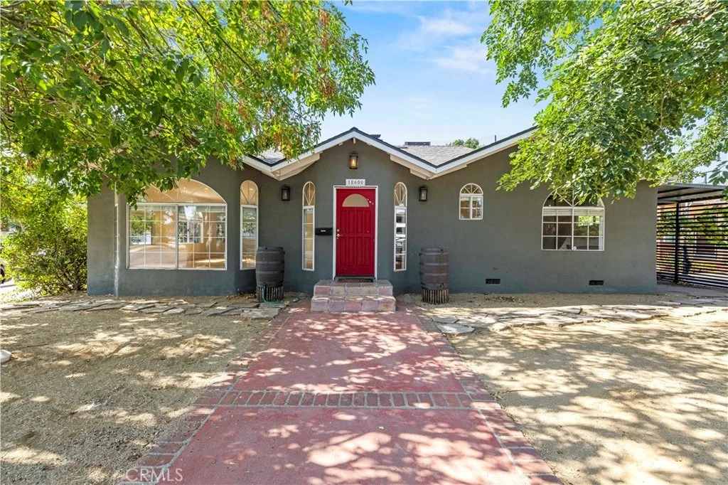 Photo of 18600 Gilmore Street