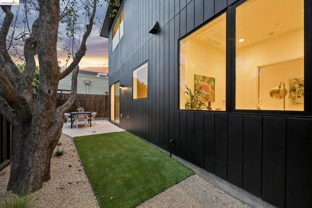 Photo of 1523 Stuart