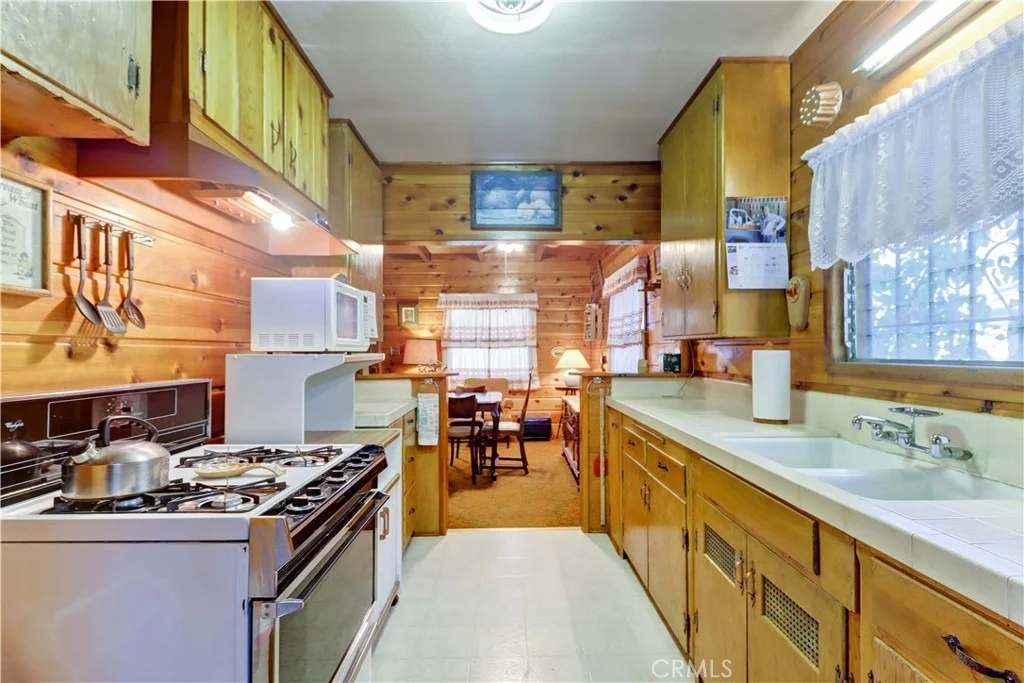 Photo of 1469 Ross