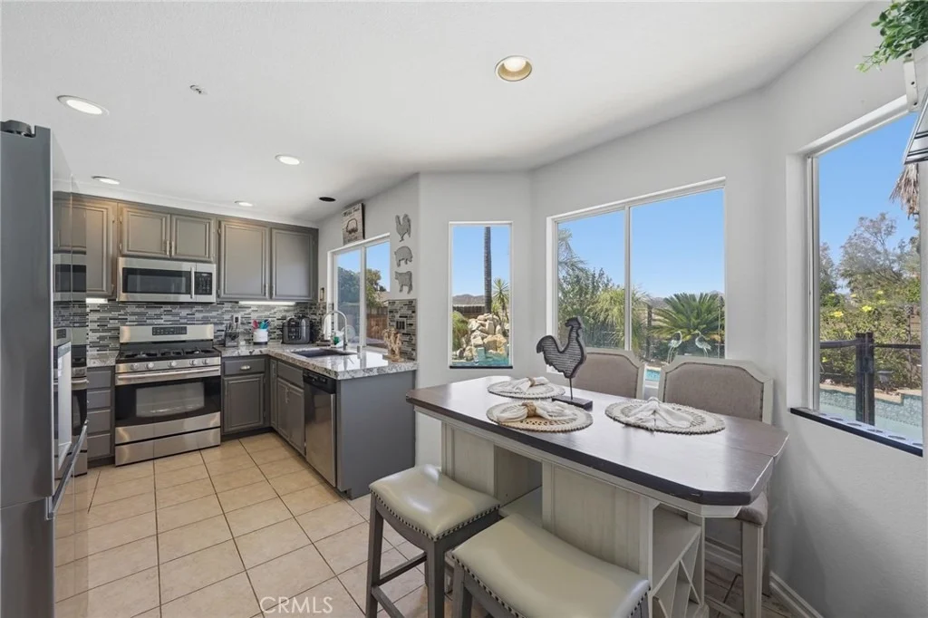 Photo of 12184 Knoll Crest