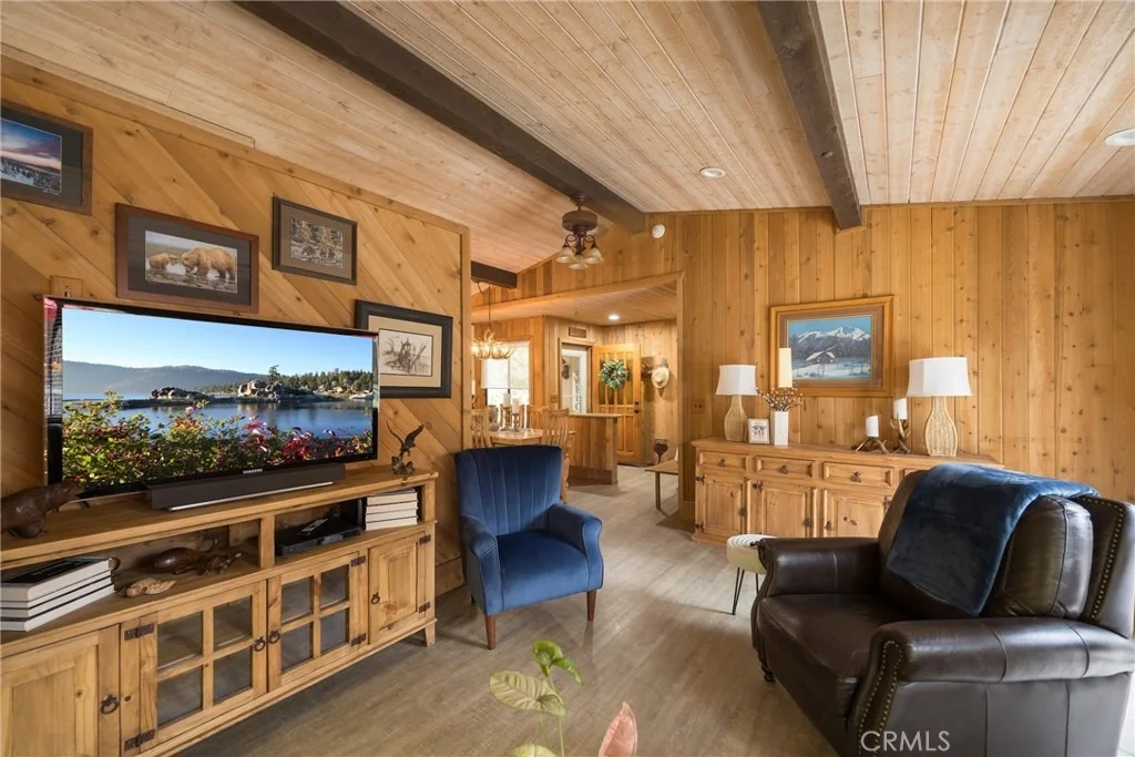 Photo of 824 Mountain Lane