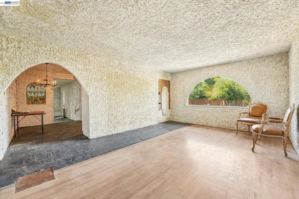 Photo of 1890 Bernice Way