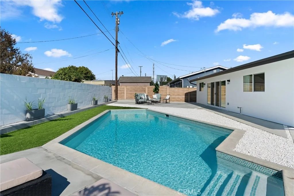 Photo of 8591 Greenleaf Avenue