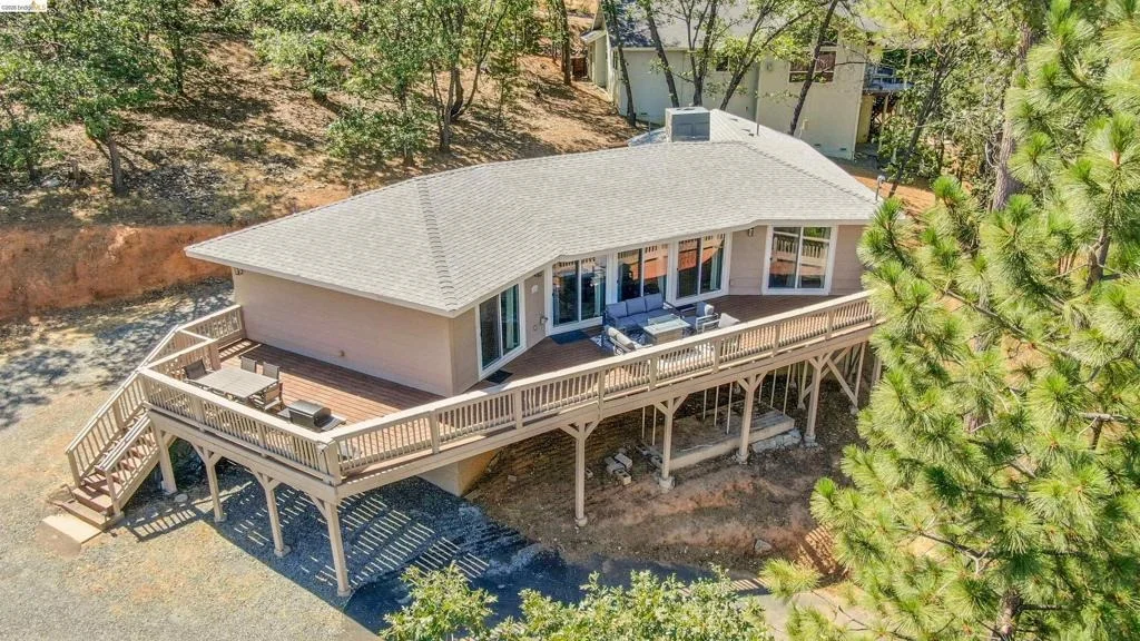 Photo of 23984 Oxbow Ln South