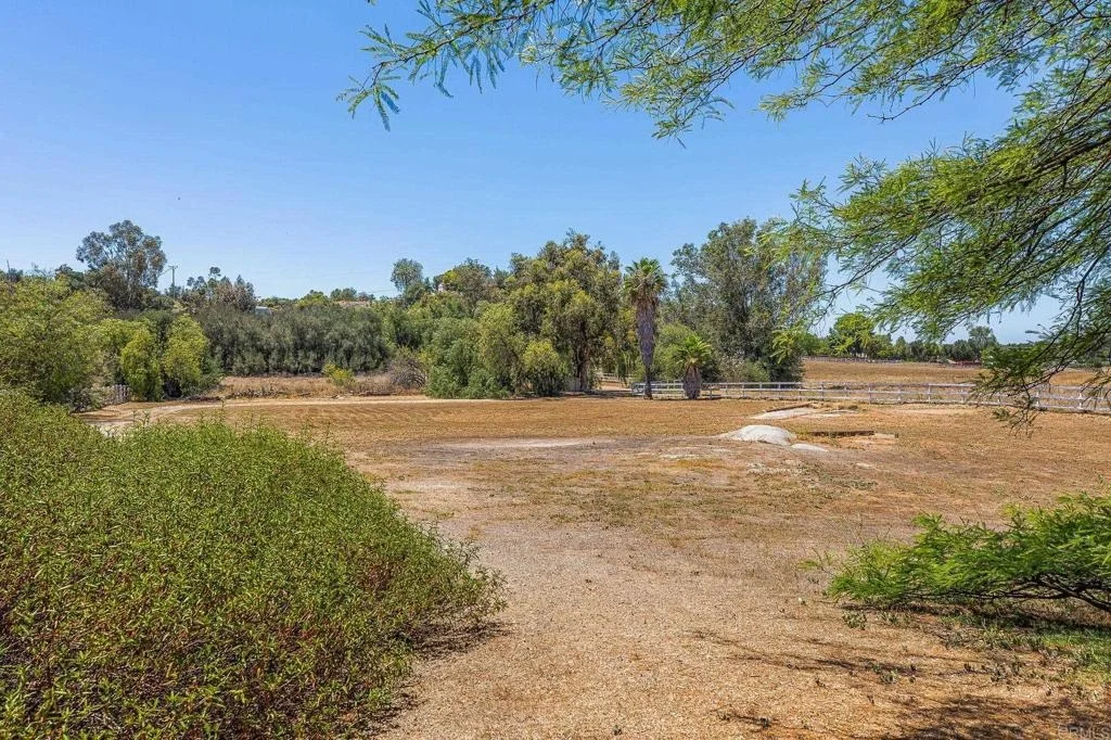 Photo of 2445 Southern Oak Road