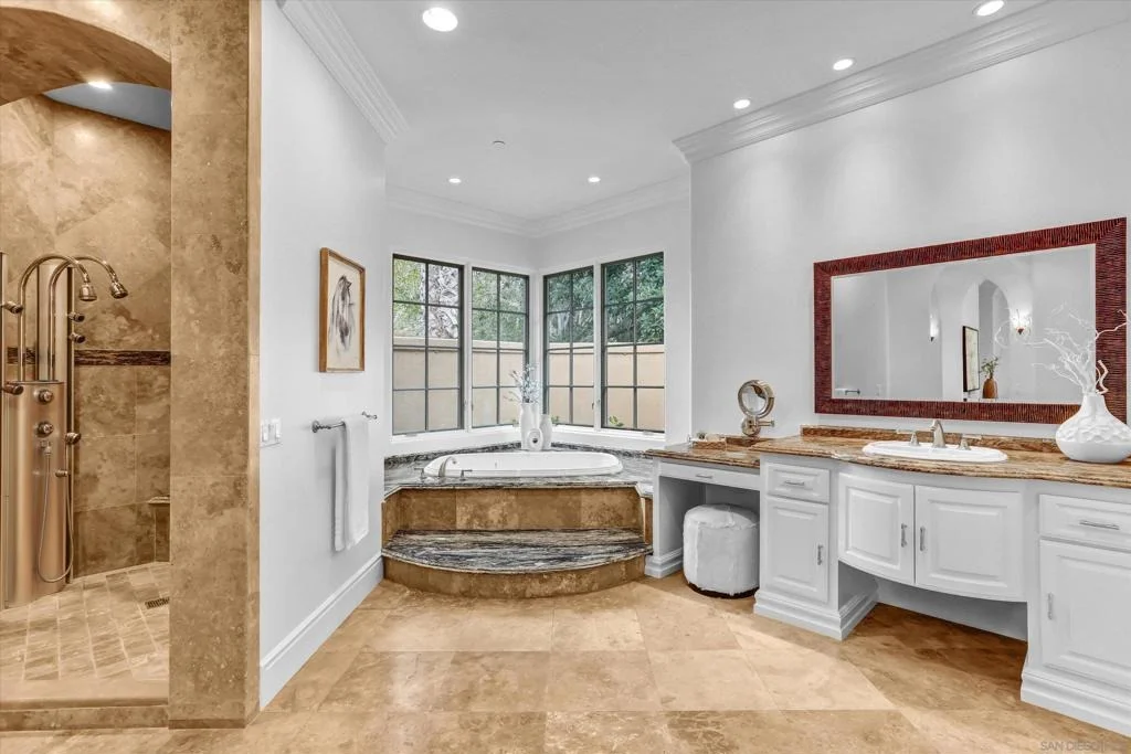 Photo of 6102 Avenida Alteras