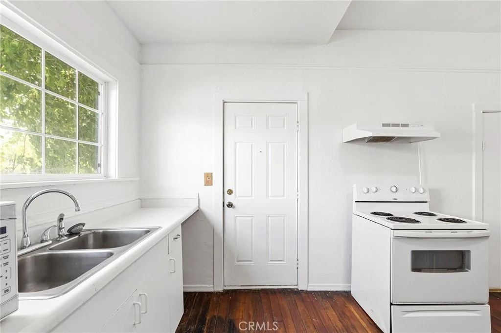 Photo of 818 6th Avenue
