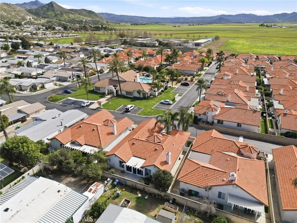 Photo of 740 Bahama