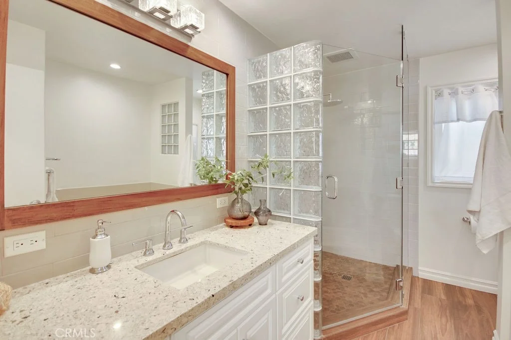 Photo of 1212 N Lemon