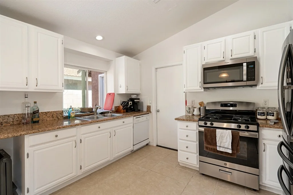 Photo of 39380 Canyon Rim Cir