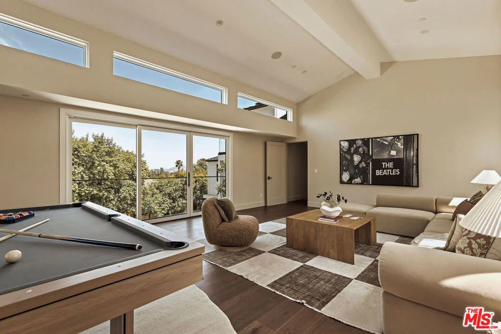 Photo of 16838 Oak View Drive