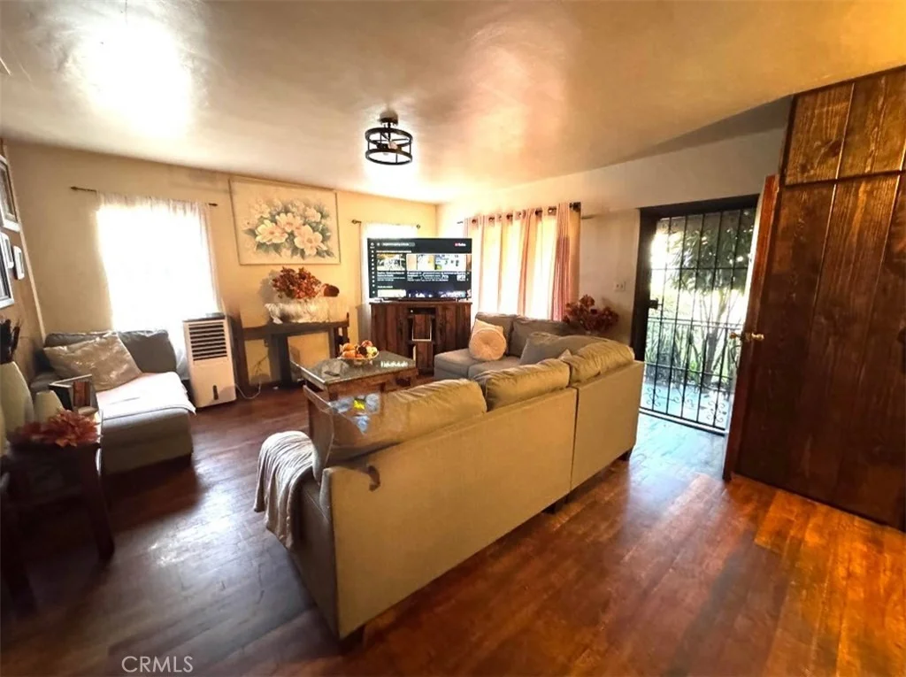 Photo of 6271 Stanton
