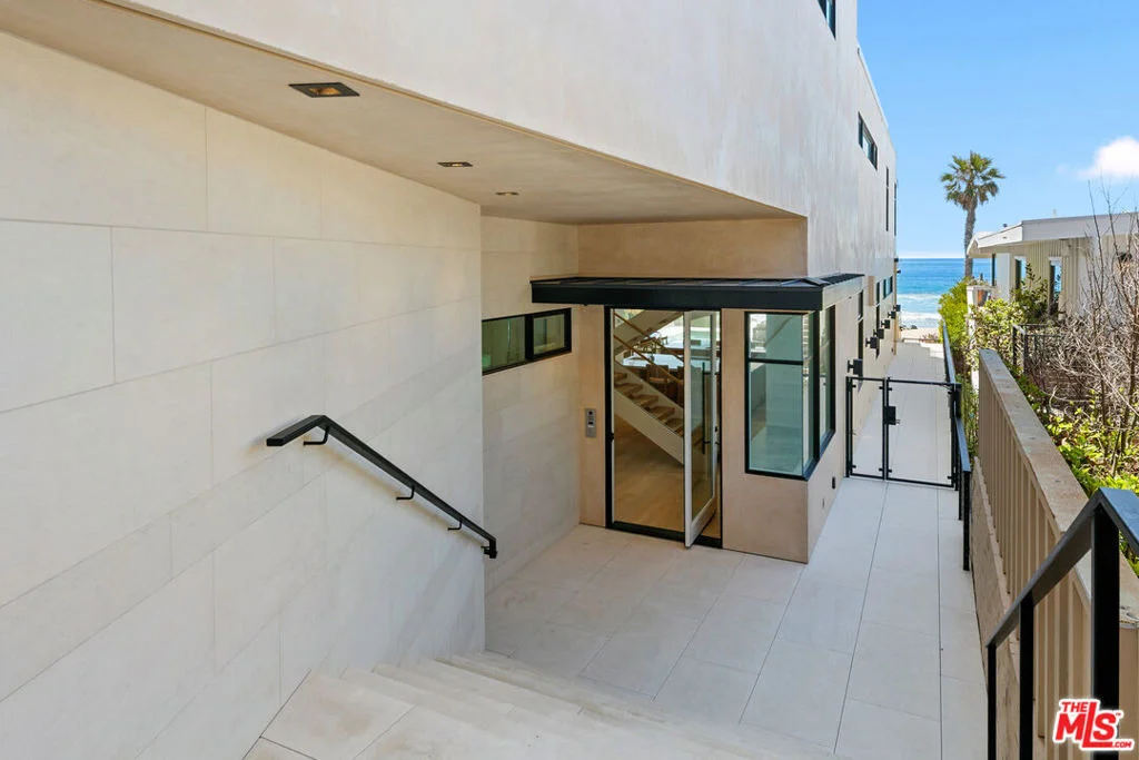 Photo of 31224 Broad Beach Road