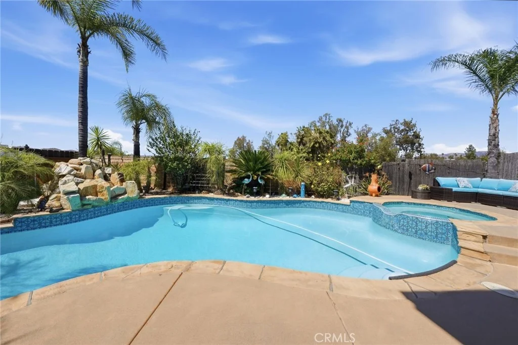 Photo of 12184 Knoll Crest
