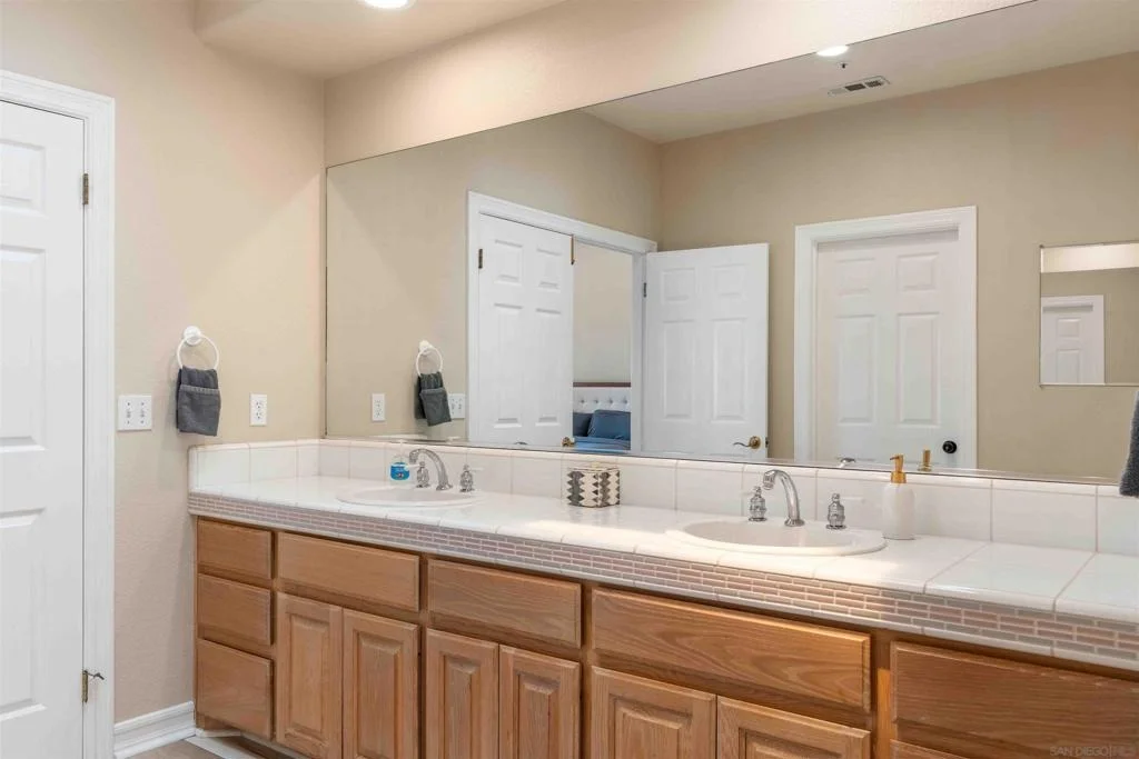 Photo of 2369 Vern Dr