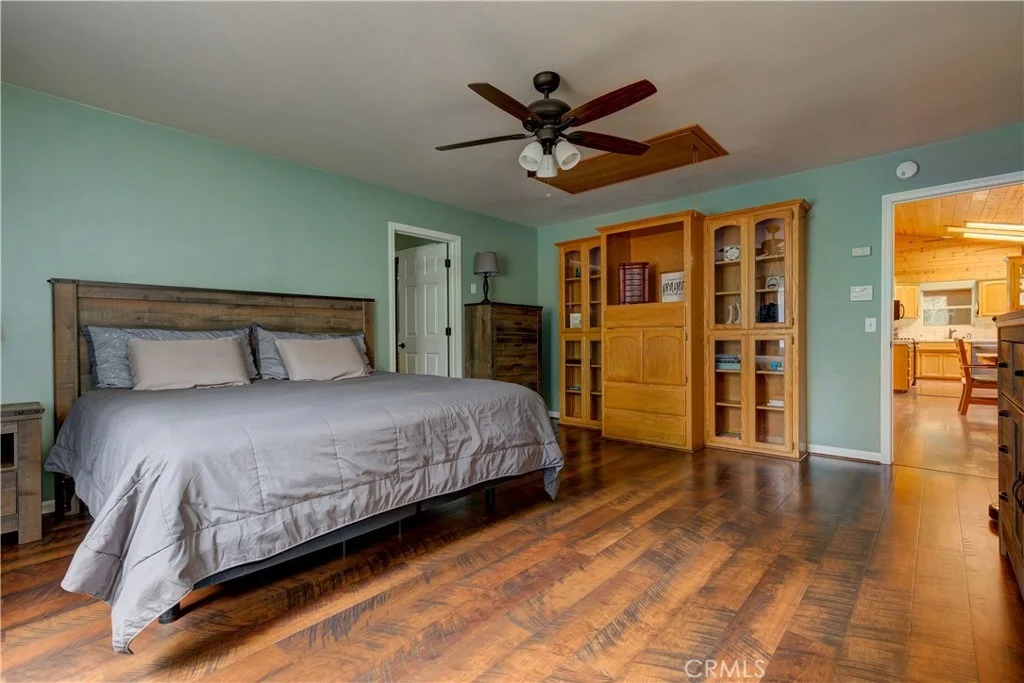 Photo of 5864 Paschal