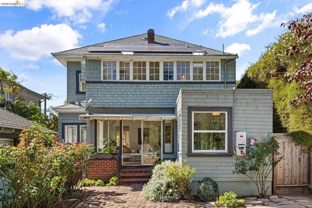Photo of 2833 Regent St