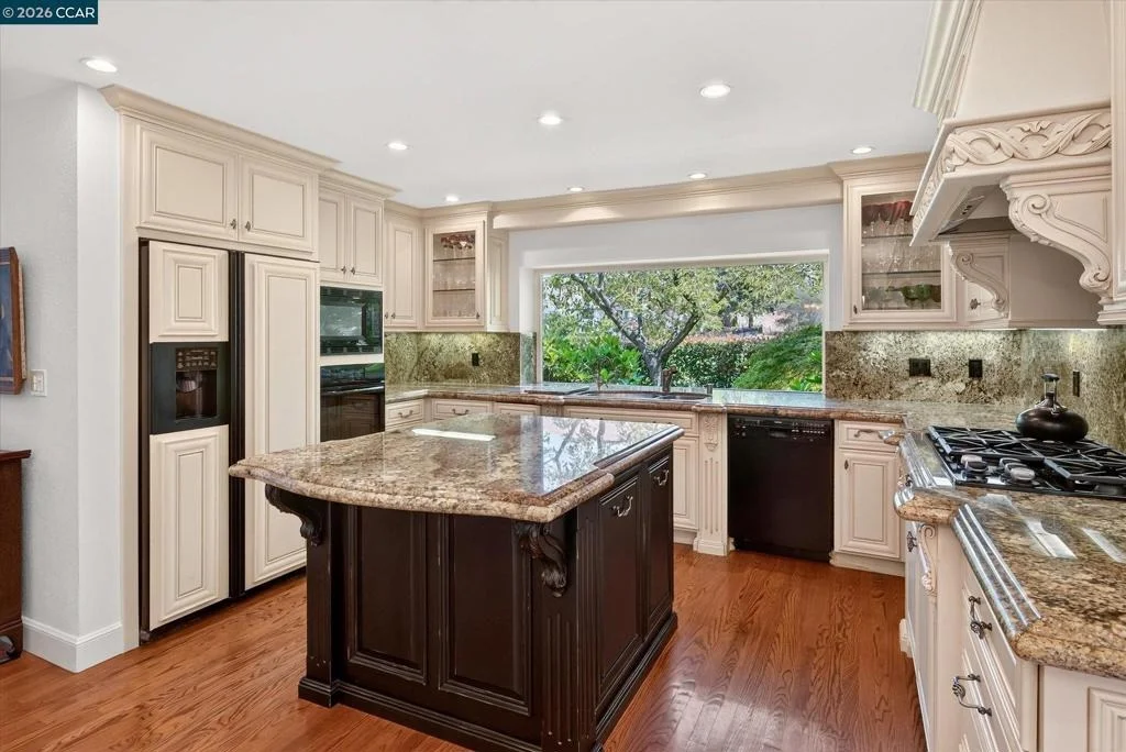 Photo of 549 Buttonwood Dr