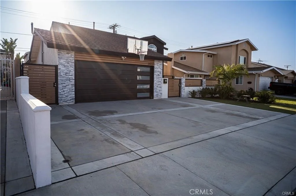 Photo of 24727 Marbella Avenue