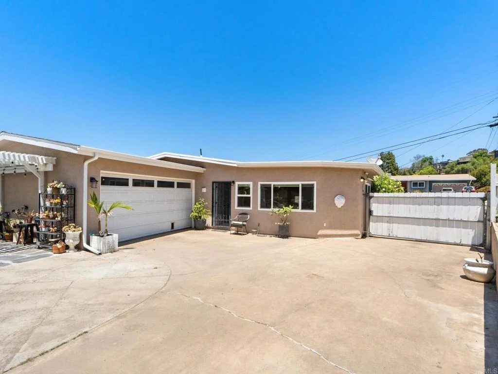 Photo of 7921 Cinnabar Drive