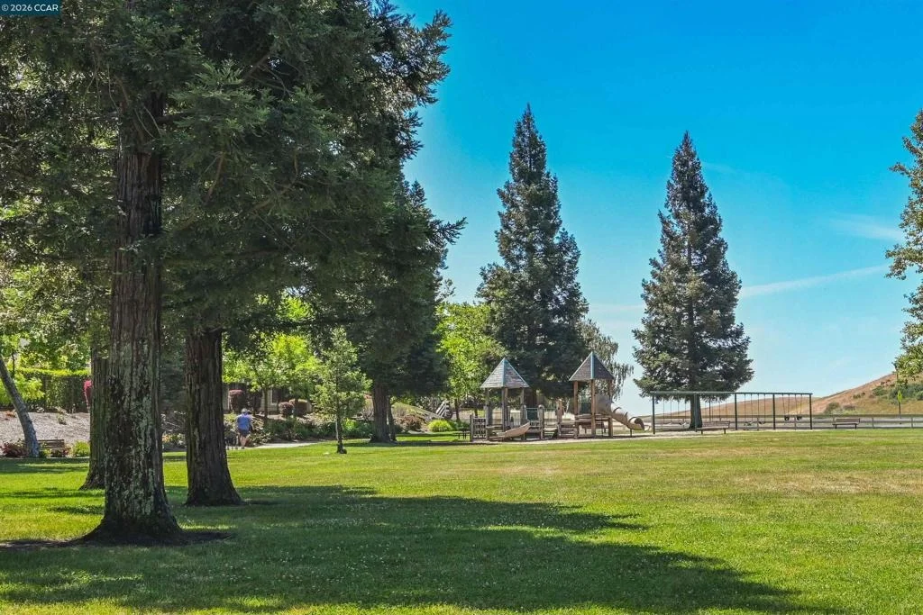 Photo of 219 Viewpoint Dr