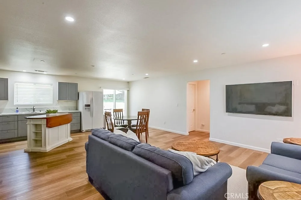 Photo of 1483 E Dottie