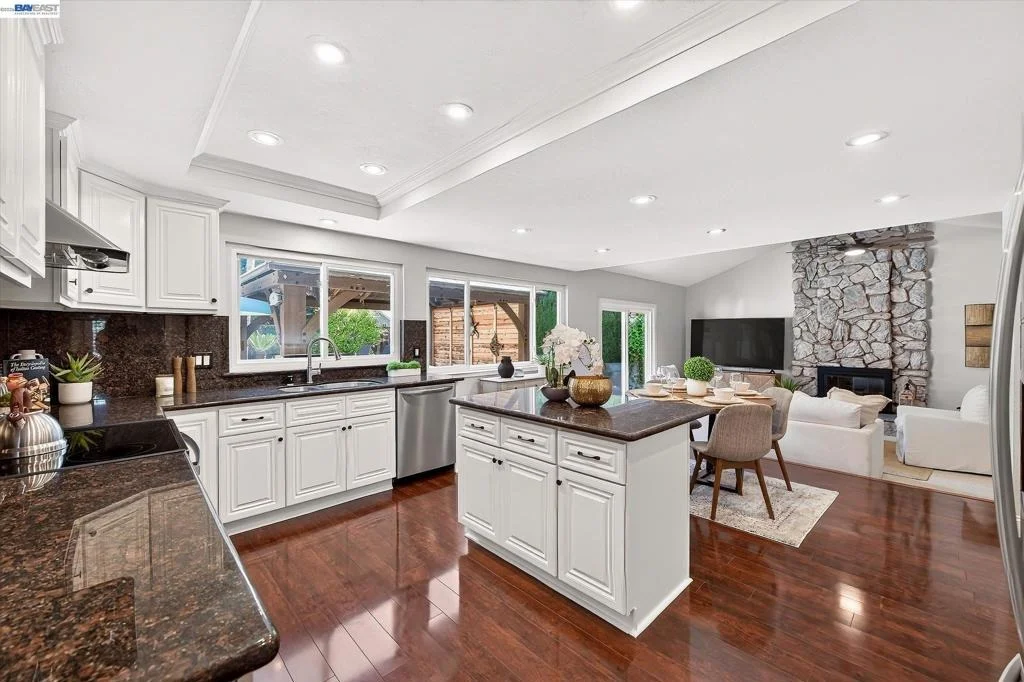 Photo of 3445 Claridge Dr
