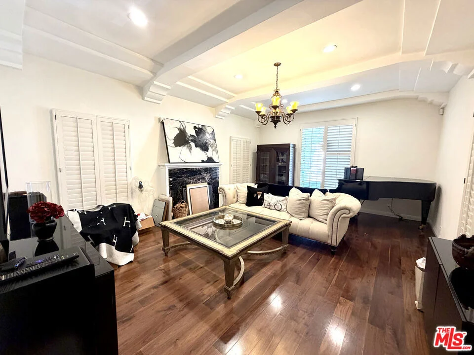 Photo of 315 N Wetherly Drive