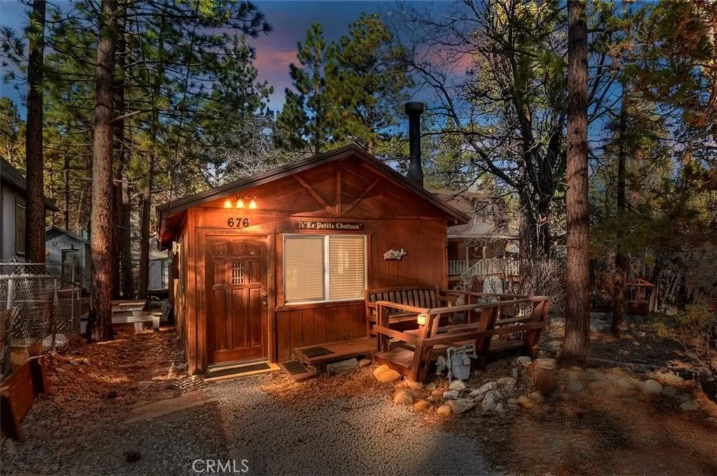 Photo of 676 Pine Lane