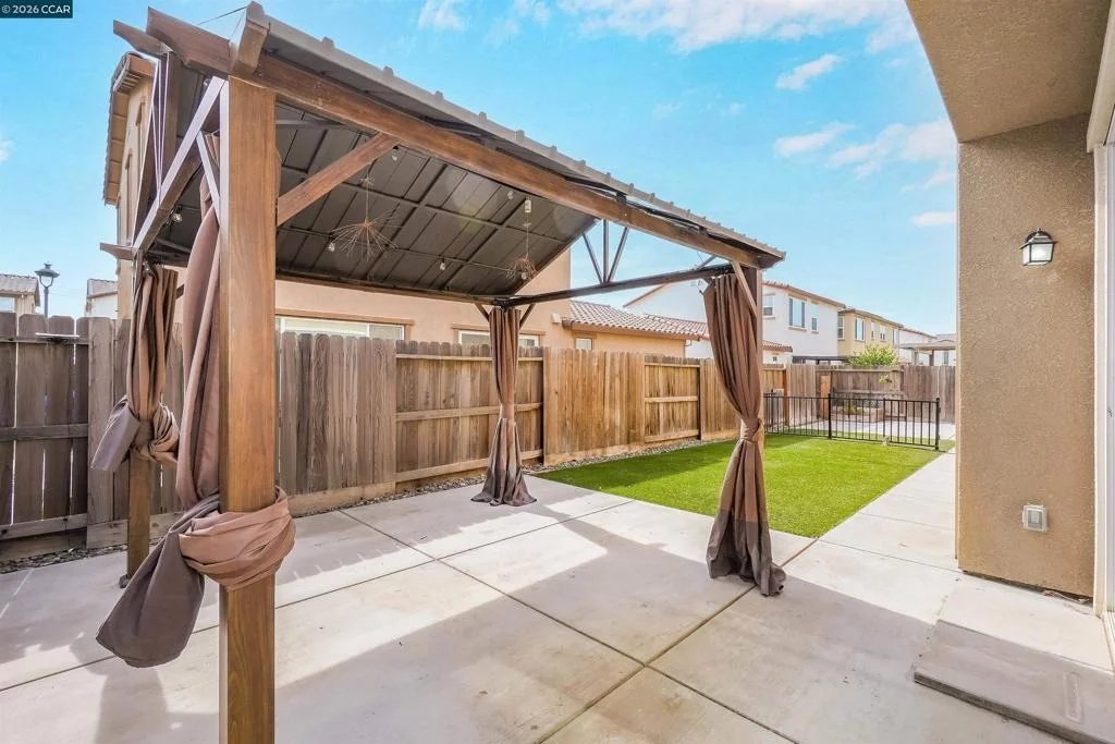 Photo of 531 Lavender Dr